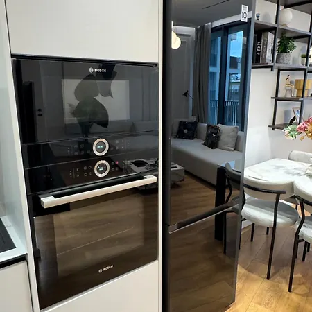 Luxury Lake View Apartment Private Jacuzzi *