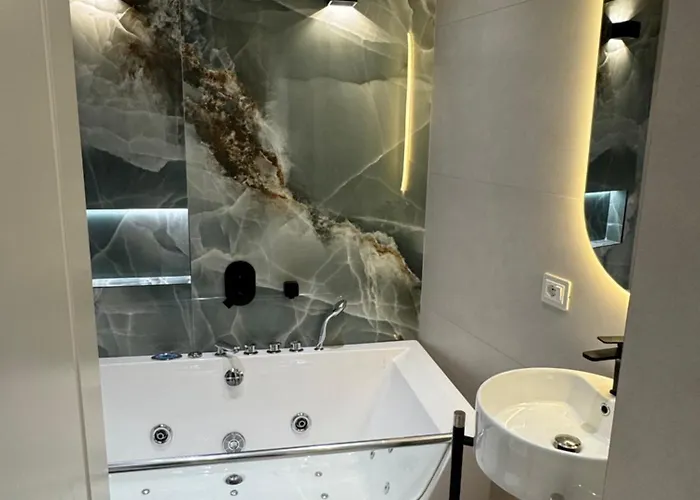 Luxury View Private Jacuzzi * Tirana