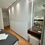 Luxury View Private Jacuzzi Apartment