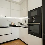 Luxury View Private Jacuzzi Apartment *