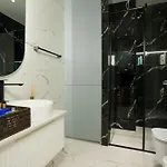 Luxury View Private Jacuzzi Apartment *