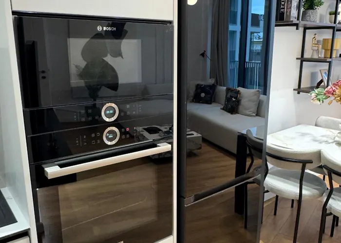 Luxury Lake View Apartment Private Jacuzzi *