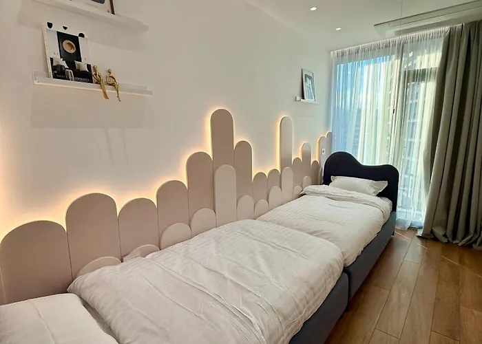 Luxury Lake View Apartment Private Jacuzzi Apartment *