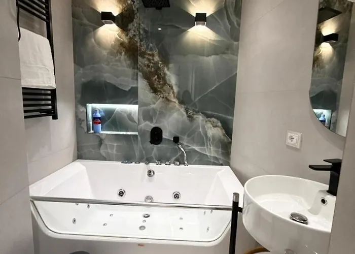 Luxury Lake View Apartment Private Jacuzzi Tirana